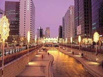 Fluss Cheonggyecheon durch Seoul