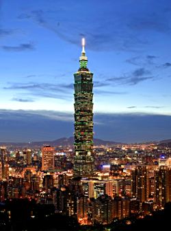 Der Taipeh 101 in Taiwans Hauptstadt ist mit rund 500 Metern das Wahrzeichen der Stadt. Taipeh 101 Tower, Taiwan