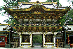 Er gilt als einer der schönsten Schreine Japans - Toshogu. Yomeimon des Toshogu in Nikko, Japan